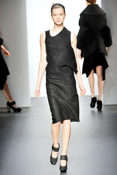 Look 18
